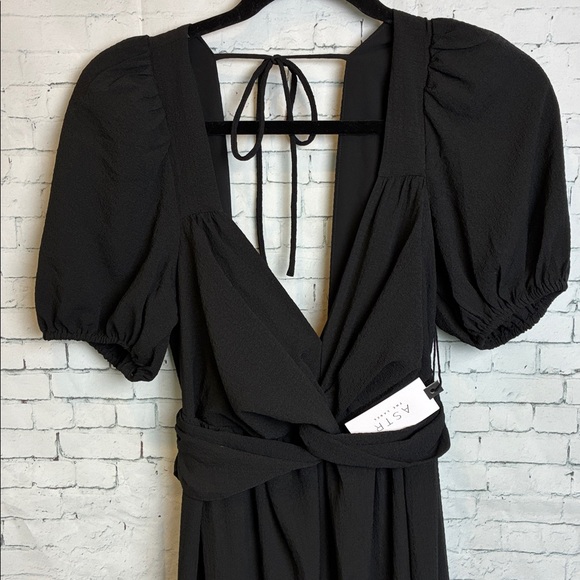 NWT ASTR The Label Women's Twist Bust Tie Back Midi Dress In Black Size Large - Picture 5 of 16
